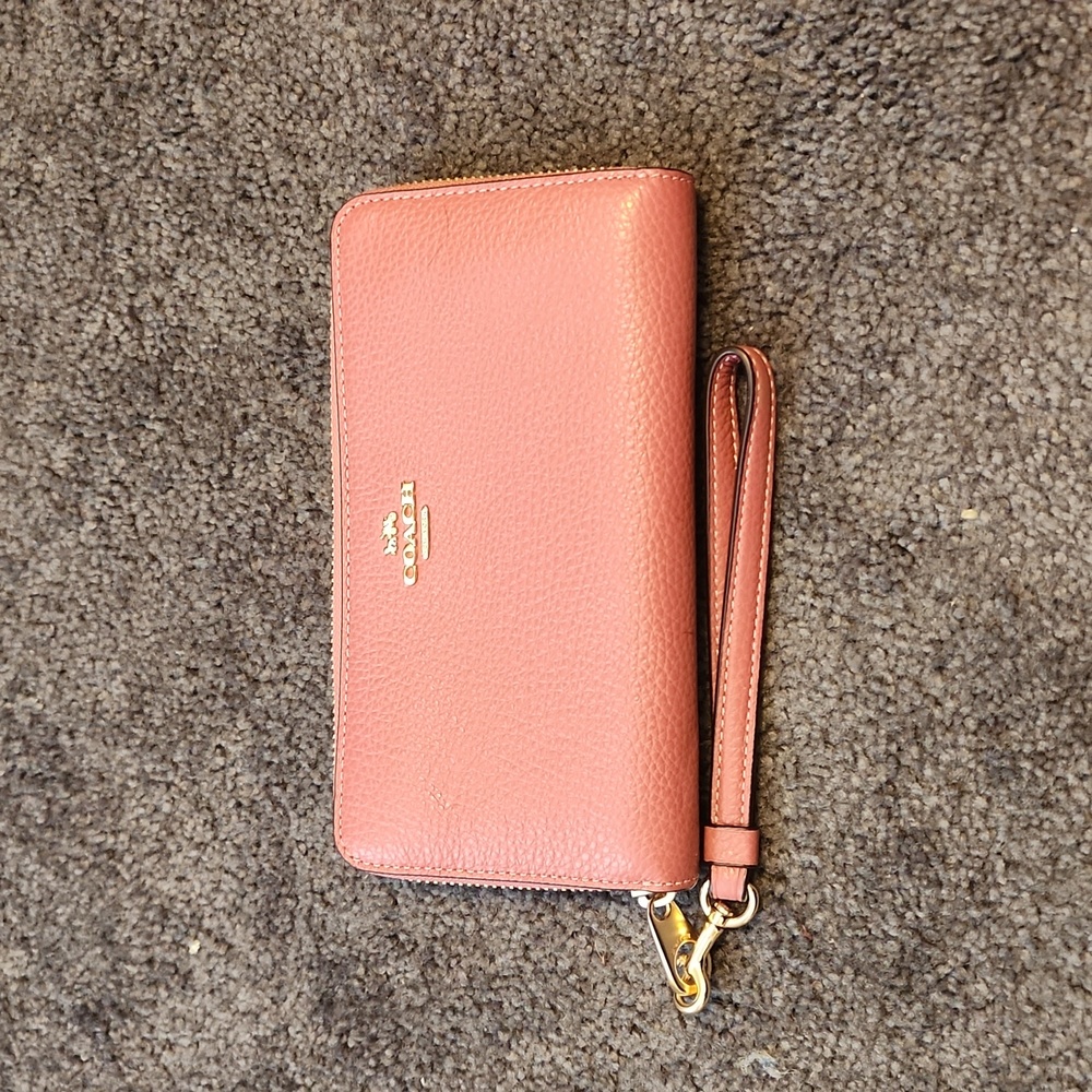 Coach wristlet wallet